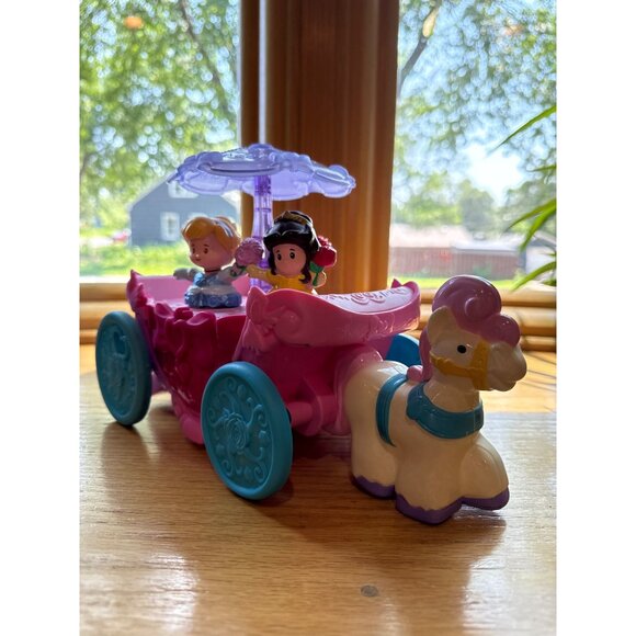 Fisher-Price Little People Disney Princess Pull-Along Musical Carriage With Figu - Picture 4 of 7